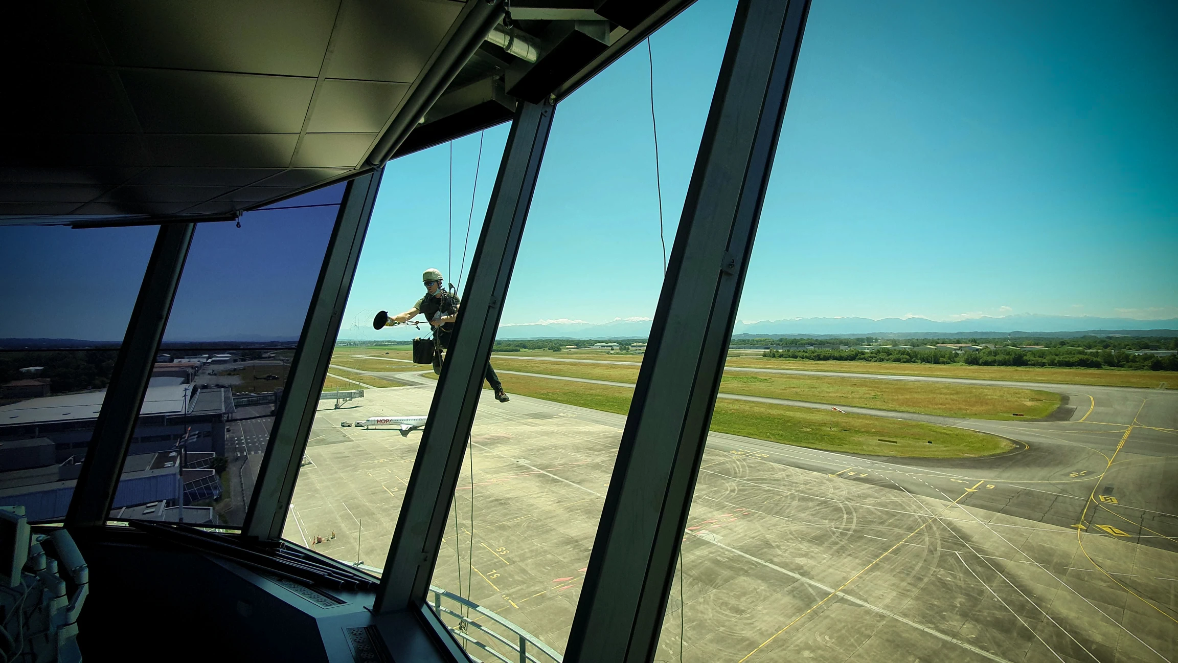 Intervention de cordistes MS Access pour vision dégagée chez SNA-GSO-SNA à Uzein (bâtiment) – 1